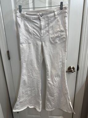 Festival Flare American Eagle Outfitters White Flare Jeans